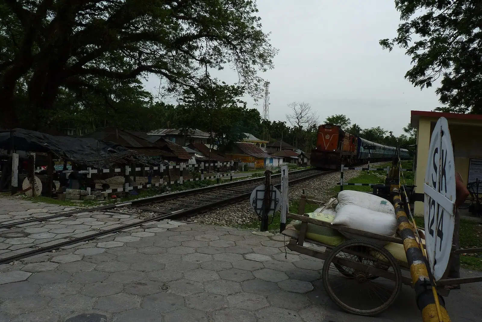 Rajabhatkhawa — photograph 3
